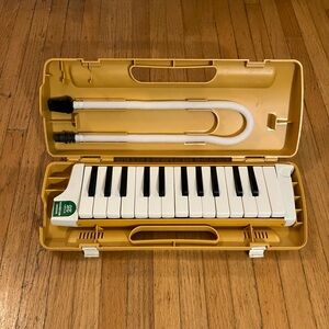 Suzuki Melodion (melodica/melody horn/etc.) in Yellow